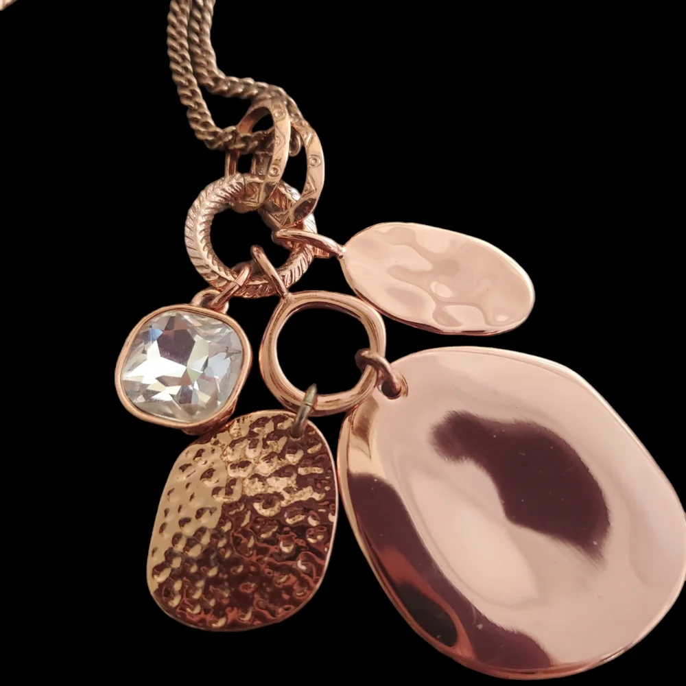 NWT Charm Necklace ❤️HP - Picture 2 of 3
